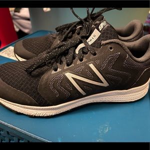 Boys Size 1 New Balance 519v2 Sneakers
